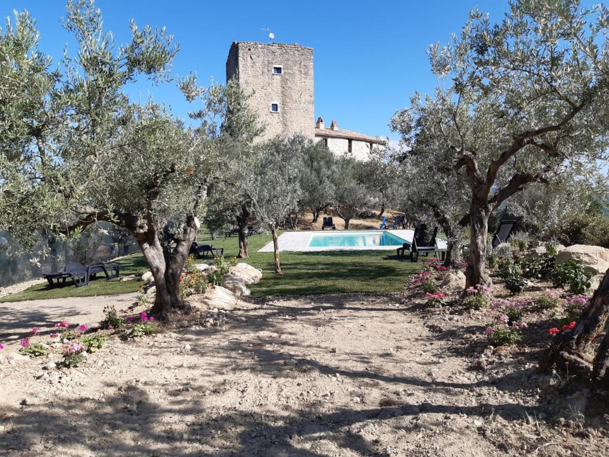 Aparthotel Castello Di Cisterna Gaglietole Zewnętrze zdjęcie