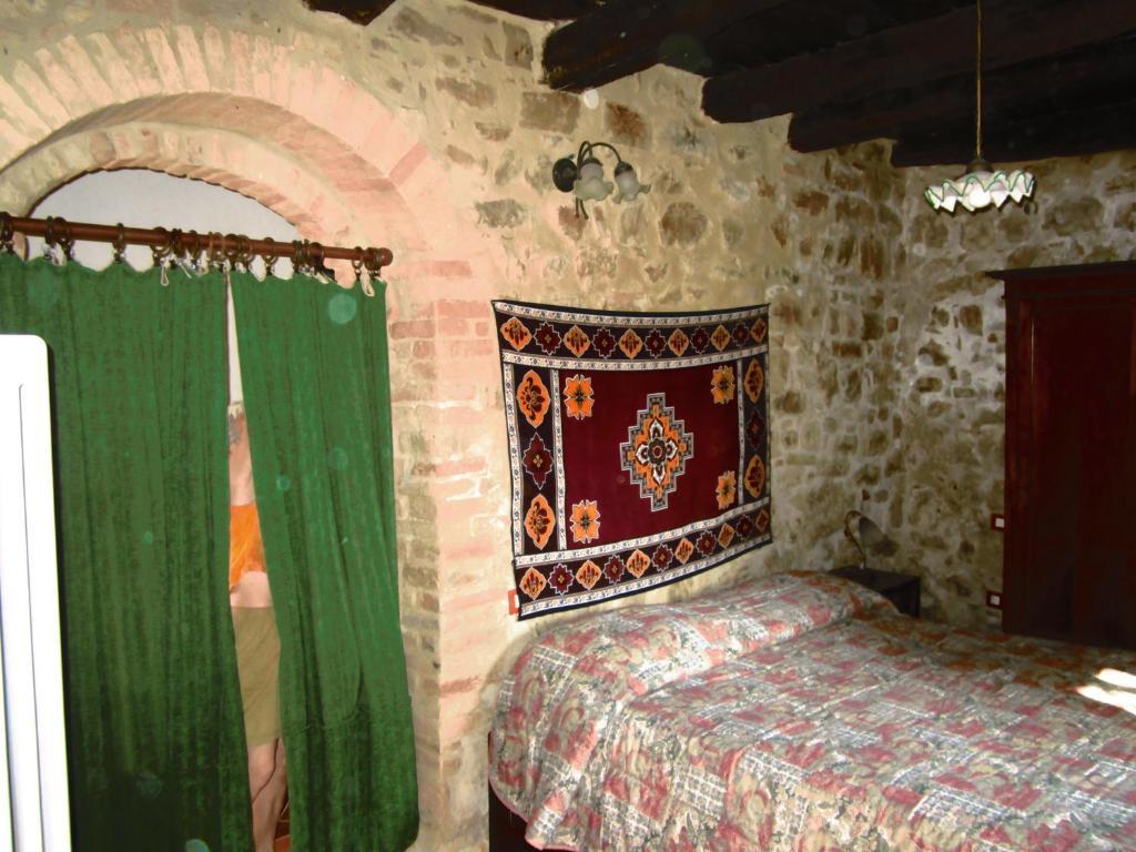Aparthotel Castello Di Cisterna Gaglietole Zewnętrze zdjęcie