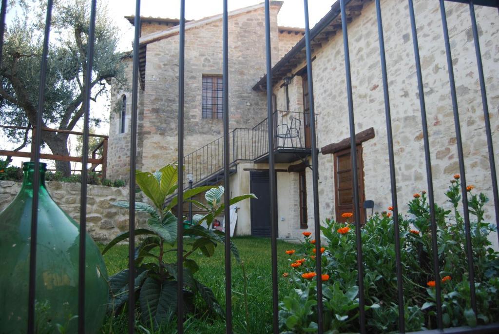 Aparthotel Castello Di Cisterna Gaglietole Zewnętrze zdjęcie