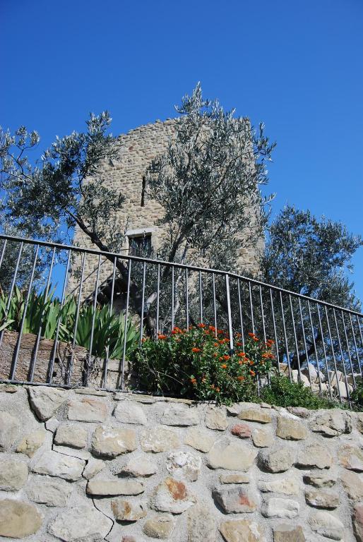 Aparthotel Castello Di Cisterna Gaglietole Zewnętrze zdjęcie
