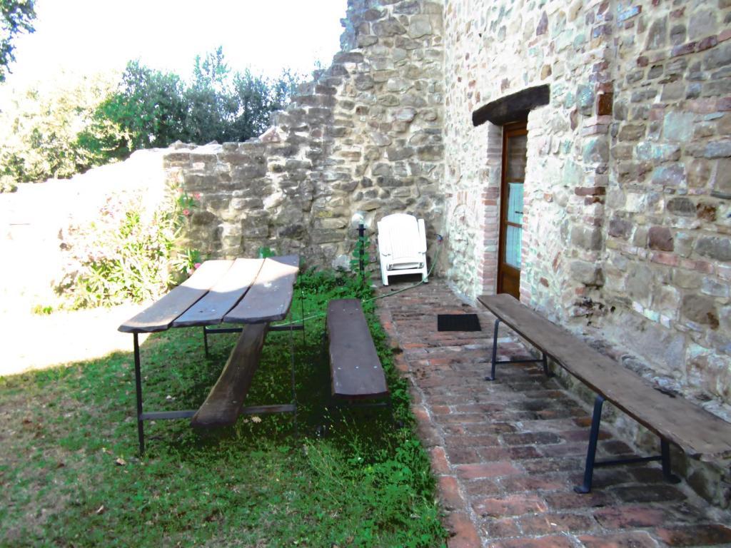 Aparthotel Castello Di Cisterna Gaglietole Zewnętrze zdjęcie