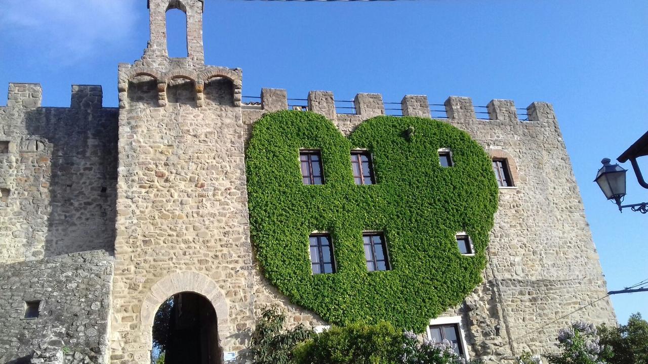 Aparthotel Castello Di Cisterna Gaglietole Zewnętrze zdjęcie