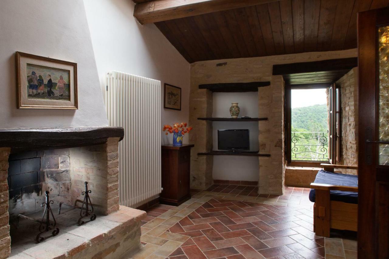 Aparthotel Castello Di Cisterna Gaglietole Zewnętrze zdjęcie
