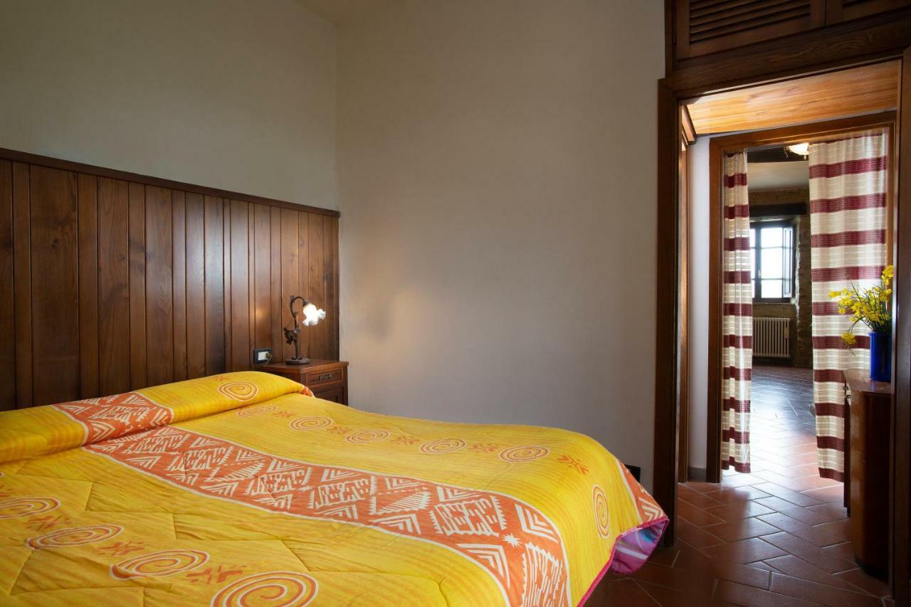 Aparthotel Castello Di Cisterna Gaglietole Zewnętrze zdjęcie
