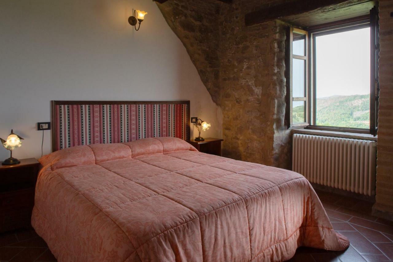 Aparthotel Castello Di Cisterna Gaglietole Zewnętrze zdjęcie