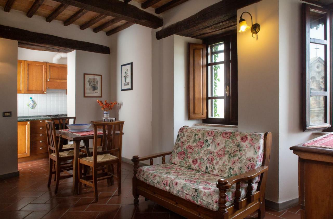 Aparthotel Castello Di Cisterna Gaglietole Zewnętrze zdjęcie