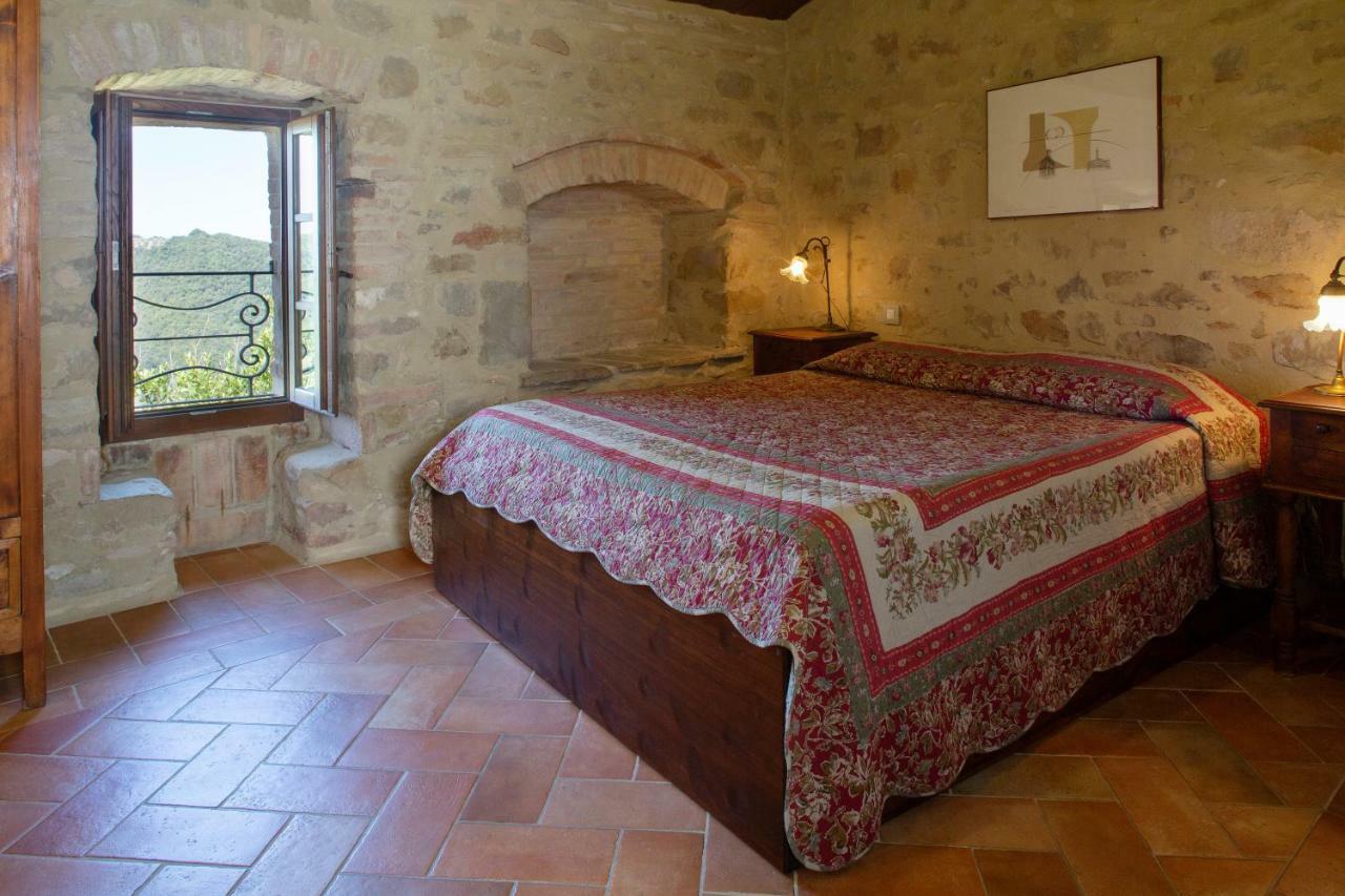 Aparthotel Castello Di Cisterna Gaglietole Zewnętrze zdjęcie