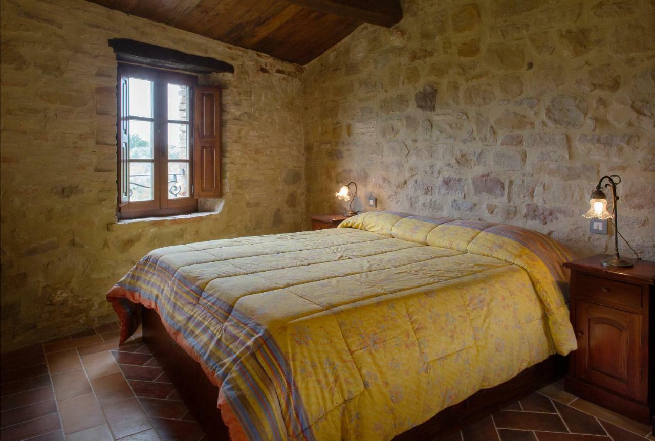 Aparthotel Castello Di Cisterna Gaglietole Zewnętrze zdjęcie
