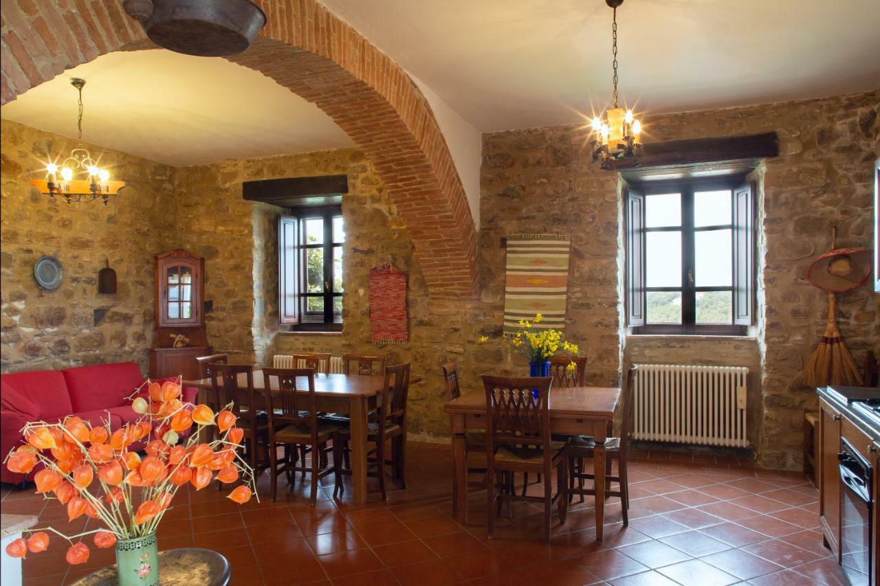 Aparthotel Castello Di Cisterna Gaglietole Zewnętrze zdjęcie