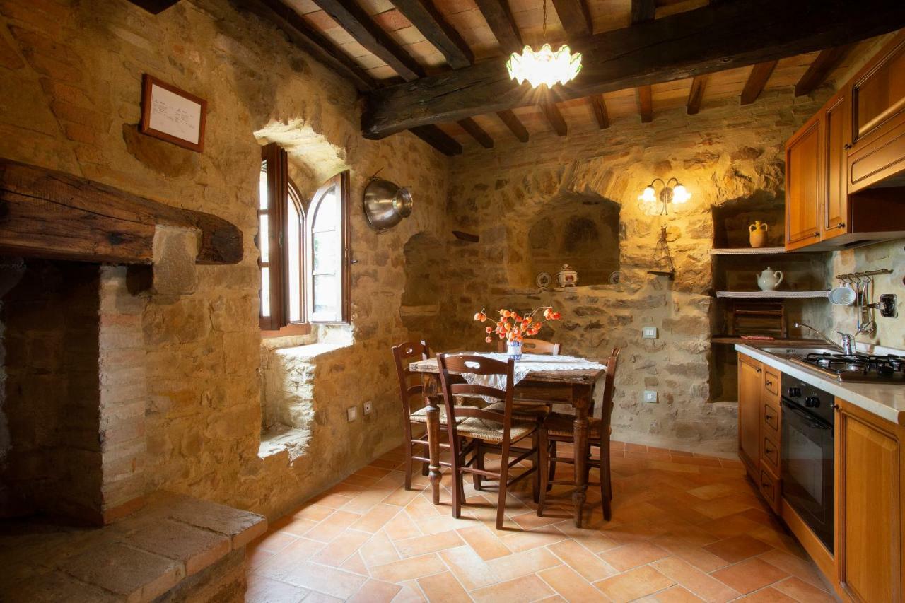 Aparthotel Castello Di Cisterna Gaglietole Zewnętrze zdjęcie